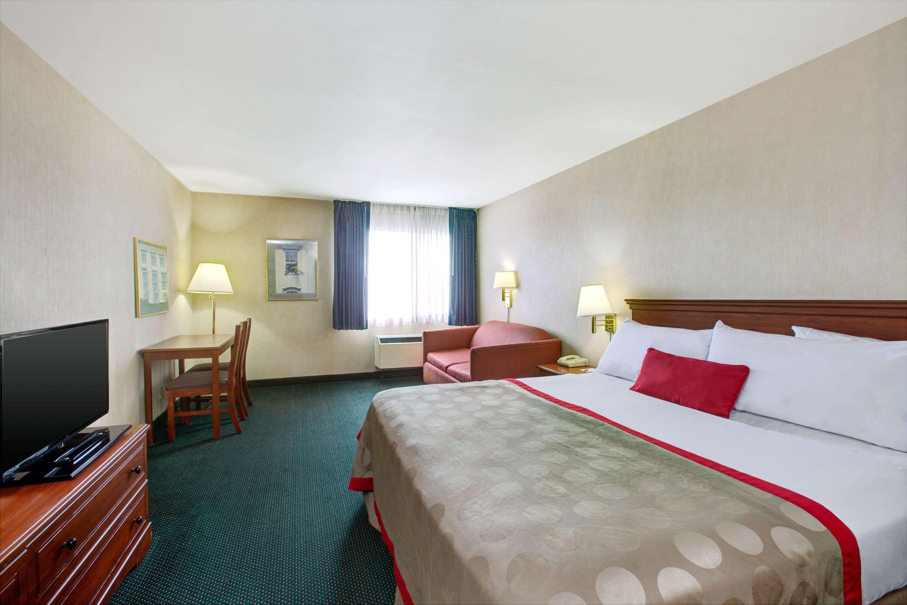 Ramada By Wyndham Hawthorne/Lax Hotel Eksteriør billede