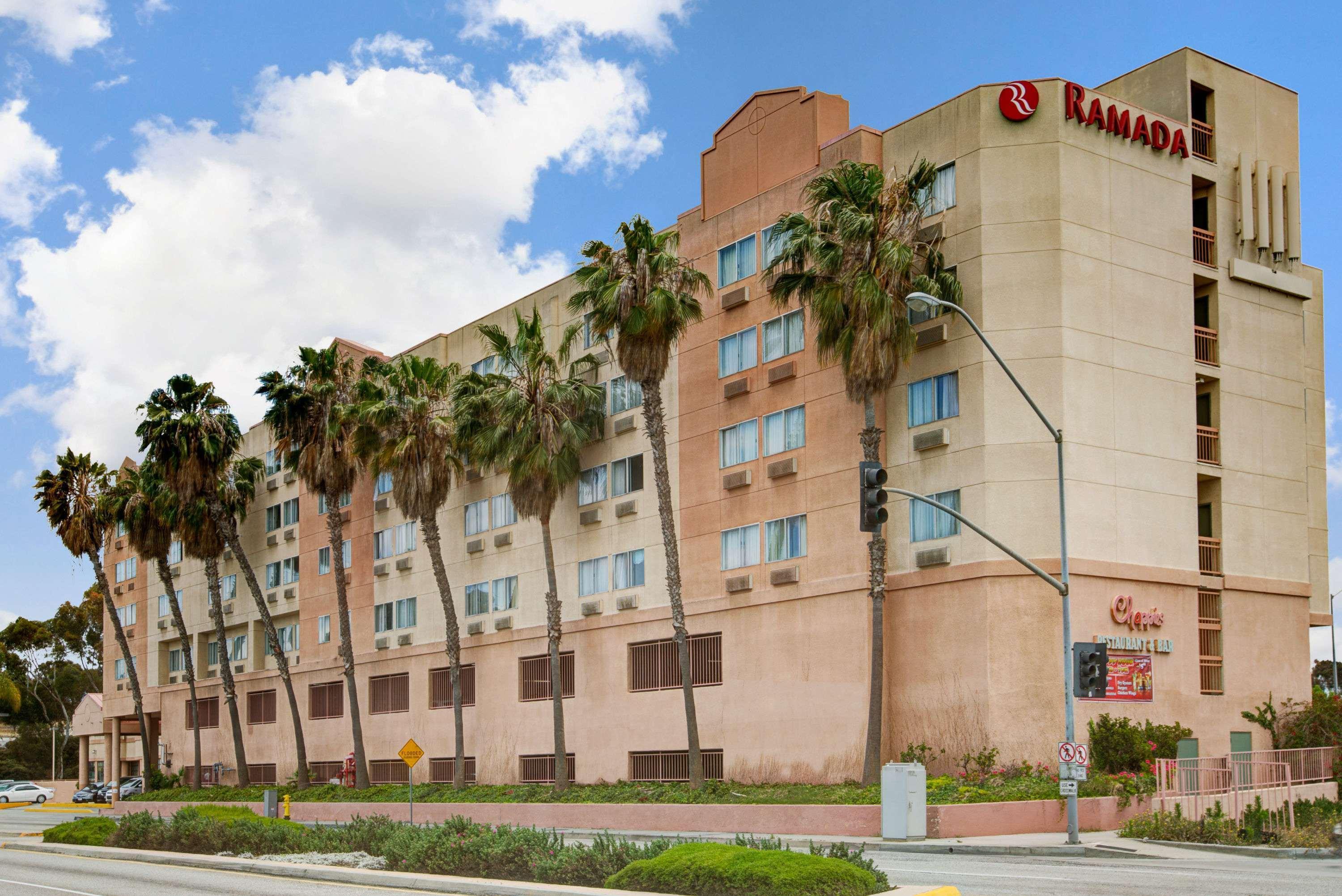 Ramada By Wyndham Hawthorne/Lax Hotel Eksteriør billede